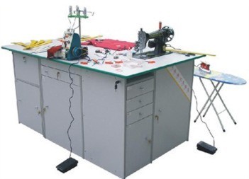 探索中小學(xué)勞動技能教學(xué)新路徑 實驗臺與設(shè)備的現(xiàn)代化應(yīng)用